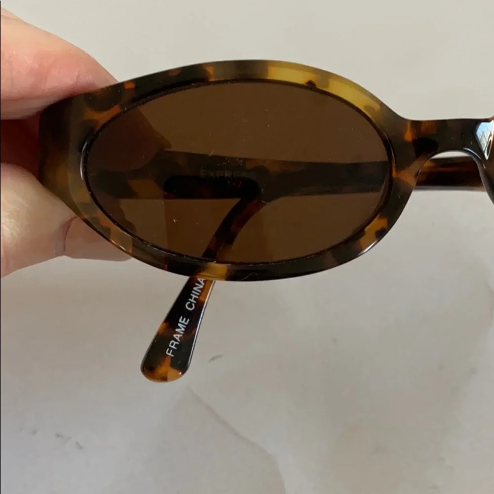 EXPRESS Tortoise Cat Eye Sunglasses NWOT $50